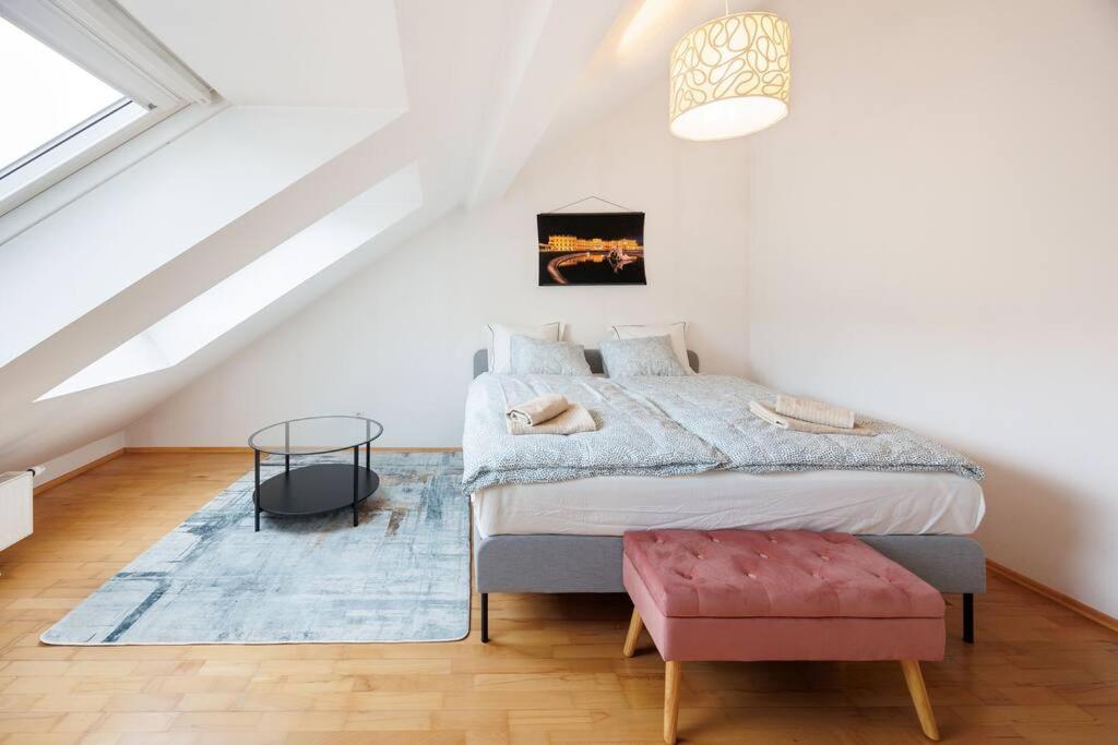 Scenic Rooftop Flat With Terrace فيينا المظهر الخارجي الصورة