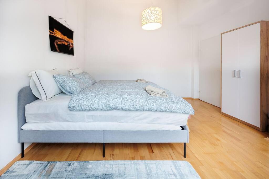 Scenic Rooftop Flat With Terrace فيينا المظهر الخارجي الصورة