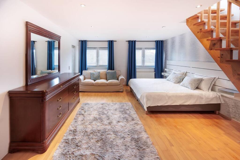 Scenic Rooftop Flat With Terrace فيينا المظهر الخارجي الصورة